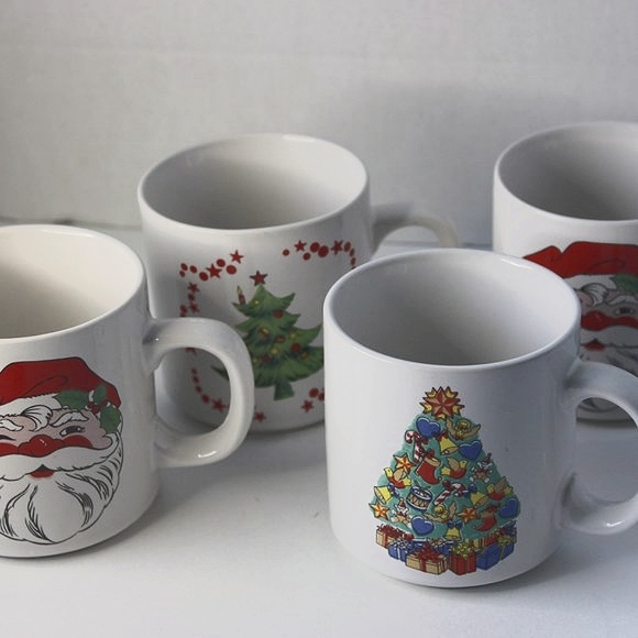 4 Pc Vintage Christmas Mugs Made in Korea Coffee Tea Hot Chocolate Toddy Set - Picture 1 of 10